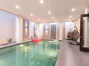 Rumah Mewah Private Pool Sport hall di Cluster Sleman Jogyakarta lokasi di Sleman Kab., tersedia melalui melalui situs Olx