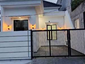 RUMAH MEWAH SIAP HUNI SAWOJAJAR lokasi di Malang Kota, tersedia melalui melalui situs Olx