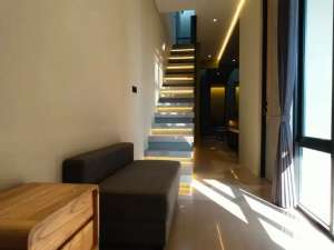 RUMAH MEWAH SOLO BARU DEKAT RS OEN DAN AL AZHAR lokasi di Surakarta Kota, tersedia melalui melalui situs Olx