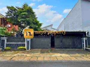 Rumah Mewah Tanah Luas Cocok Untuk Kantor dan Usaha di Condet Jakarta Timur lokasi di Jakarta Timur, tersedia melalui melalui situs Olx