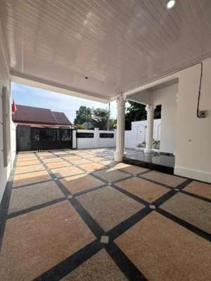 Rumah Mewah tanah super luas di Sudirman lokasi di Pekanbaru Kota, tersedia melalui melalui situs Olx