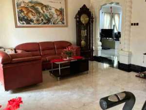 Rumah mewah tengah kota dekat Mall Panakukang Makassar lokasi di Makassar Kota, tersedia melalui melalui situs Olx