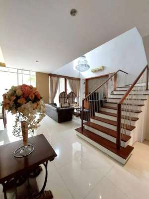 Rumah Mewah Terbaik di Citra Sun Garden lokasi di Sleman Kab., tersedia melalui melalui situs Olx