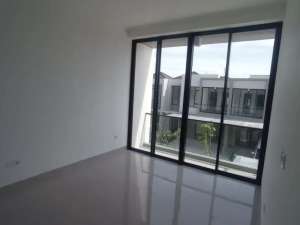 Rumah Milenial PIK 2 BISA KPR Ukuran 8x12,5 Brand New Siap Huni lokasi di Tangerang Kab., tersedia melalui melalui situs Olx