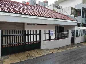 Rumah minimalis 1,25 lantai rapih dan terawat lingkungan tenang dijual Kita Bambu Utara Palmerah Jakarta Barat lokasi di Jakarta Barat, tersedia melalui melalui situs Olx