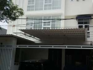 Rumah minimalis angkasa kemayoran siap pakai ada kolam renang lokasi di Jakarta Pusat, tersedia melalui melalui situs Olx