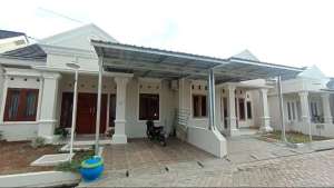 rumah minimalis harga 300san lokasi di Tegal Kota, tersedia melalui melalui situs Olx