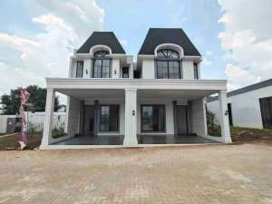 RUMAH MODERN CLASSSIC BUARAN SERPONG BSD lokasi di Tangerang Selatan Kota, tersedia melalui melalui situs Olx