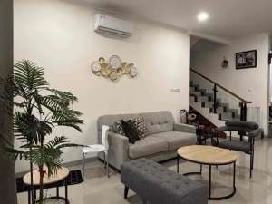 Rumah Modern Minimalis, Siap HuniNyaman Dalam Cluster Area Bintaro Sektor 9 lokasi di Tangerang Selatan Kota, tersedia melalui melalui situs Olx