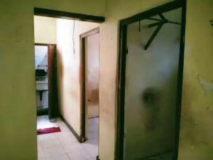 RUMAH MURAH DI PUSAT KOTA SURABAYA DEKAT KEBUN BINATANG, PASAR KEMBANG lokasi di Surabaya Kota, tersedia melalui melalui situs Olx