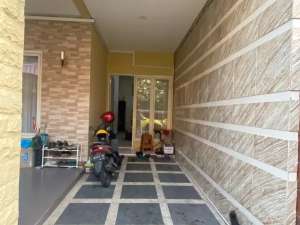 Rumah Murah Jambangan Surabaya lokasi di Surabaya Kota, tersedia melalui melalui situs Olx