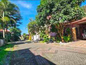 rumah murah luas 163 di perumahan elite permata jinggaPJsuhat sangat dekat kampus brawijaya dan paling diminati. lingkungan asri dan aman nyaman lokasi di Malang Kota, tersedia melalui melalui situs Olx