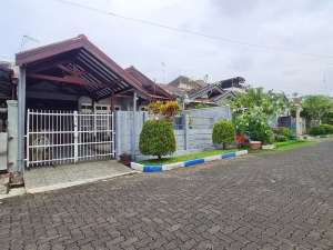 Rumah Murah Luas 200 m2 di Perumahan Araya Blok Depan lokasi di Malang Kota, tersedia melalui melalui situs Olx