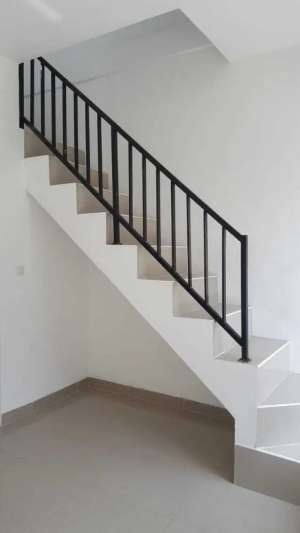 Rumah Murah Petukangan Dekat Pusat Kota lokasi di Tangerang Kota, tersedia melalui melalui situs Olx