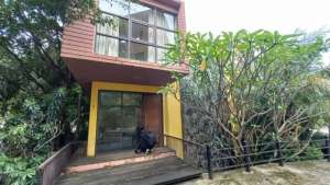 Rumah murah rapi siap huni dalam Townhouse lokasi di Jakarta Selatan, tersedia melalui melalui situs Olx