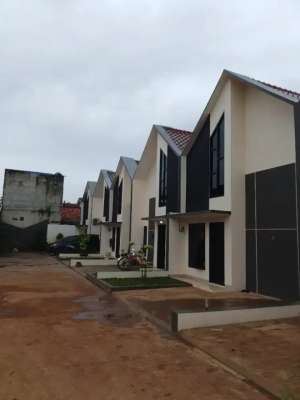 Rumah murah siap huni 100 m dr angkutan umum lokasi di Depok Kota, tersedia melalui melalui situs Olx
