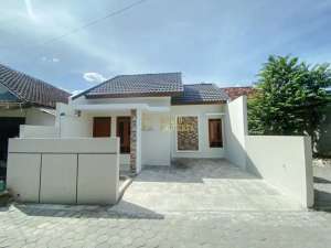 RUMAH MURAH SIAP HUNI DEKAT JEC lokasi di Yogyakarta Kota, tersedia melalui melalui situs Olx