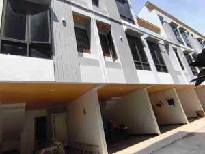 Rumah Murah strategis di Pusat Kota Jakarta lokasi di Jakarta Pusat, tersedia melalui melalui situs Olx