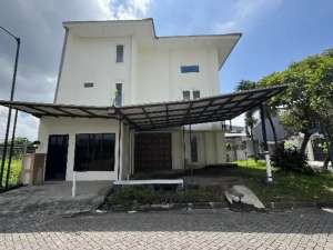 Rumah Pakuwon City Taman Mutiara Dkt PCM, Mulyosari lokasi di Surabaya Kota, tersedia melalui melalui situs Olx