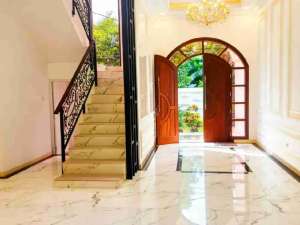 Rumah Penuh Cinta dan Kasih sayang lokasi di Jakarta Timur, tersedia melalui melalui situs Olx