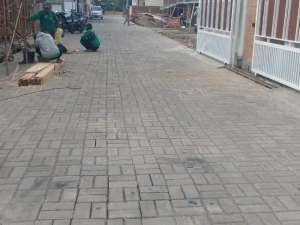 rumah pesan bangun di getan timur mall luwes gentan free desain jalan lingkungan lebar paving lokasi di Surakarta Kota, tersedia melalui melalui situs Olx