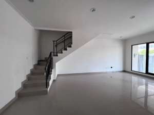 Rumah PIK 2 Milenial Ukuran 8x12,5 JUAL CEPAT BU Brand New TERMURAH lokasi di Tangerang Kab., tersedia melalui melalui situs Olx