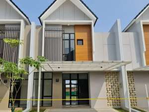 Rumah PIK 2 Tahap 2 Ukuran 8x15 Brand New View Danau Siap Huni lokasi di Tangerang Kab., tersedia melalui melalui situs Olx