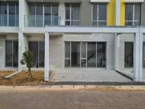 Rumah PIK 2 Ukuran 8x10 DISEWA Kosongan Ada AC 3 TERMURAH lokasi di Tangerang Kab., tersedia melalui melalui situs Olx