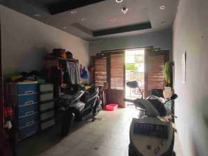 Rumah Poros Jalan Raya Borobudur 100Meter Dari SUHAT lokasi di Malang Kota, tersedia melalui melalui situs Olx