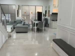 Rumah Rapi Siap Huni 120m2 31KT Interior Elegan Full Furnished di Concerto Beach PIK lokasi di Jakarta Utara, tersedia melalui melalui situs Olx