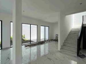 Rumah Rapih 2 Lantai Cluster Sutera Cemara - Alam Sutera lokasi di Tangerang Kota, tersedia melalui melalui situs Olx