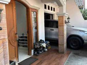 Rumah Rawamangun Jalan 2 Mobil lokasi di Jakarta Timur, tersedia melalui melalui situs Olx