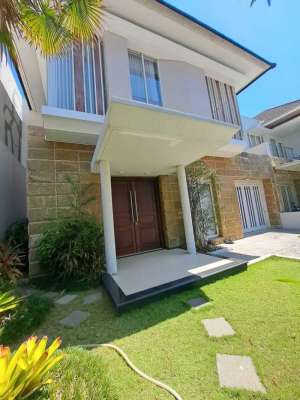 Rumah Royal Residence Kondisi Bagus, Siap Huni Ga Perlu Renov lokasi di Surabaya Kota, tersedia melalui melalui situs Olx