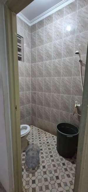 RumahRuko Strategis perbatasan Jaksel , Kreo lokasi di Tangerang Kota, tersedia melalui melalui situs Olx