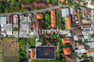 Rumah Satu Kamar Tidur Dengan Halaman Yang Luas Di Sanur lokasi di Denpasar Kota, tersedia melalui melalui situs Olx