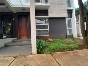 rumah second dalam cluster, lokasi strategis dekat tol dan lrt lokasi di Bekasi Kota, tersedia melalui melalui situs Olx