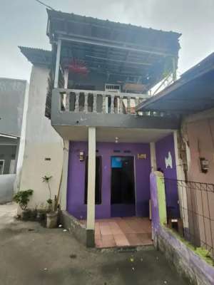 Rumah second dijual 200jt tingkat Cimanggis Depok lokasi di Depok Kota, tersedia melalui melalui situs Olx