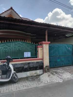 Rumah sejuk di hook di jual segera lokasi di Sleman Kab., tersedia melalui melalui situs Olx