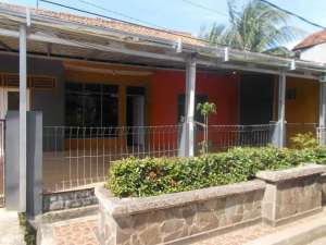 Rumah sekaligus TokoKios Tempat Sangat Strategis Dekat Beberapa Sekolahan Jalan Jend A Yani Purwakarta lokasi di Purwakarta Kab., tersedia melalui melalui situs Olx