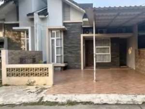 RUMAH SELANGKAH KE ST CISAUK SIAP HUNI FURNISHED 1MAN DI SERPONG GARDEN 2 lokasi di Tangerang Kab., tersedia melalui melalui situs Olx