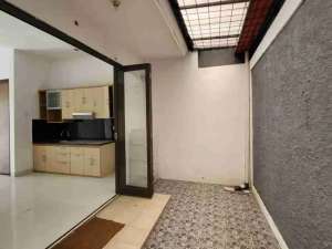 Rumah Sewa 2 Lantai Siap Huni Di Discovery Fiore Bintaro Sektor 9 lokasi di Tangerang Selatan Kota, tersedia melalui melalui situs Olx