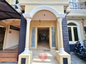 Rumah Sewa Bagus di Kebon Jeruk Jakarta Barat lokasi di Jakarta Barat, tersedia melalui melalui situs Olx