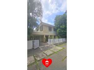 Rumah Sewa dengan Kolam Renang di Kuningan, Jakarta Selatan lokasi di Kuningan Kab., tersedia melalui melalui situs Olx