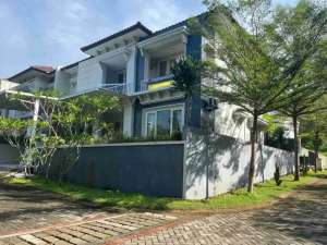 Rumah Sewa Mewah Full Furnish View Air Terjun di Candi Golf Semarang lokasi di Semarang Kota, tersedia melalui melalui situs Olx