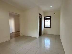 Rumah Sewa Pancoran Dalam Komplek Dekat Tugu Pancoran Jakarta Selatan lokasi di Jakarta Selatan, tersedia melalui melalui situs Olx