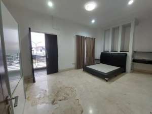 Rumah Sewa Terbesar Furnised Mewah Pinggir Jalan Bisa Untuk Usaha lokasi di Tangerang Selatan Kota, tersedia melalui melalui situs Olx