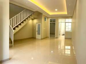 Rumah Siap Huni 2 Lantai Cisaranten Kulon Arcamanik Bandung lokasi di Bandung Kota, tersedia melalui melalui situs Olx