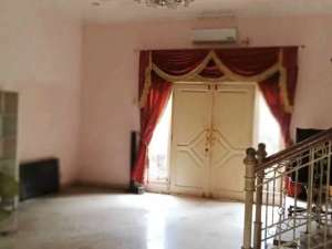 RUMAH SIAP HUNI 2,5 LANTAIDI PERUMAHAN BARATA, KARANG TENGAH CILEDUK lokasi di Tangerang Kota, tersedia melalui melalui situs Olx