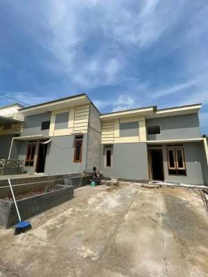 Rumah Siap Huni 300 meter dari Stasiun KRL Cash 160 Juta lokasi di Tangerang Selatan Kota, tersedia melalui melalui situs Olx