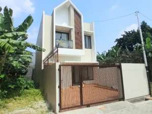 rumah siap huni 4 kamat tidur, lokasi dekat pintu tol jatiwarna lokasi di Bekasi Kota, tersedia melalui melalui situs Olx